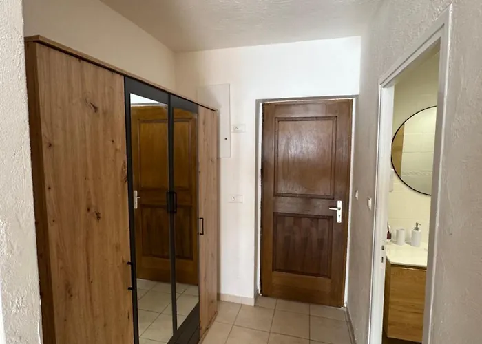 2-4 Pers, Vue ! דירה *